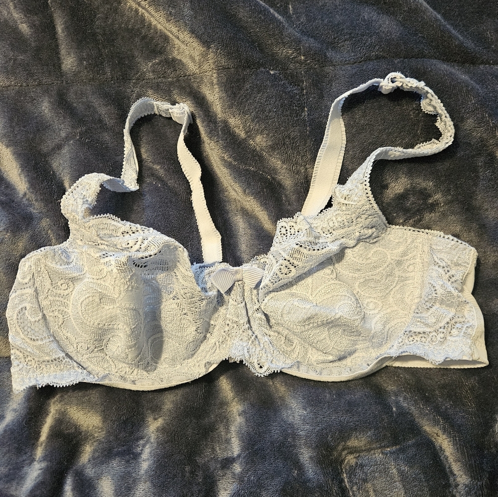 EUC Playtex Unlined Lace Bra 40C
